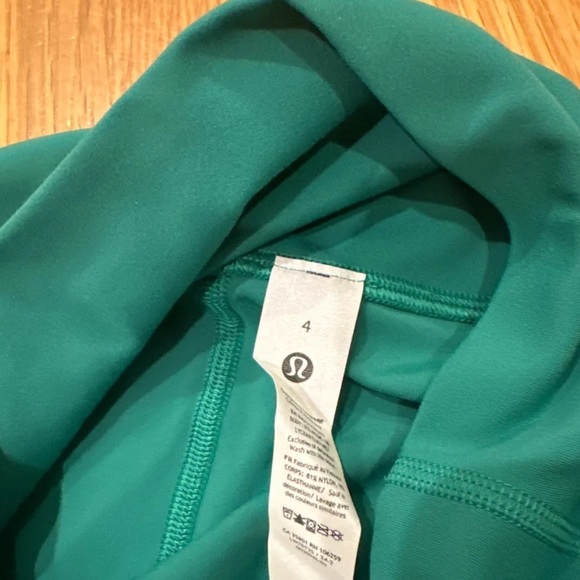 **SOLD**NWT Lululemon Cascadia Green Align Shorts 6” - Picture 2 of 4